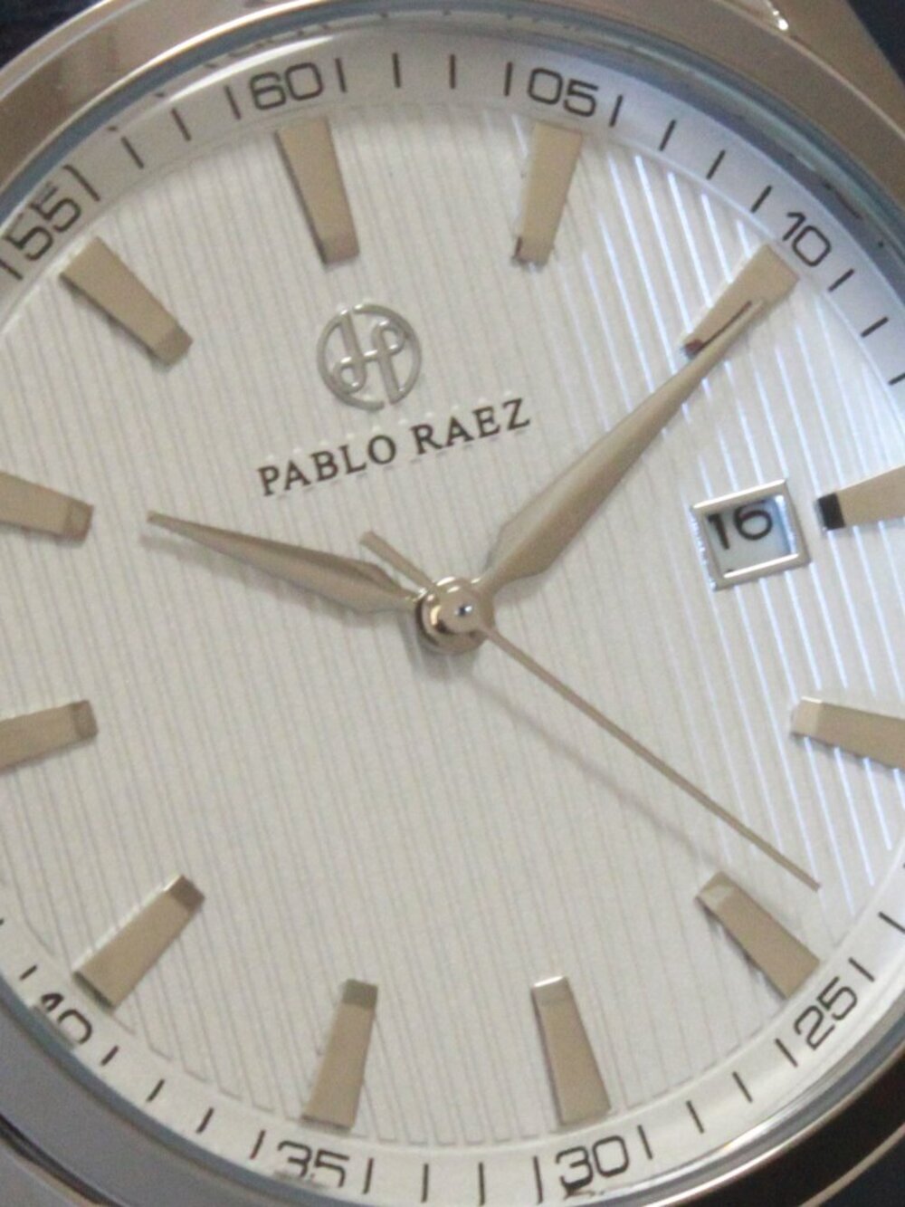 Men's Contemporary Dress Textured Dial Raised Indices Date Complication 41mm - Picture 9 of 10